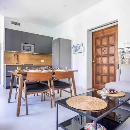 아파트 Alzhara Ii Balcon Triana Torre Pelli *