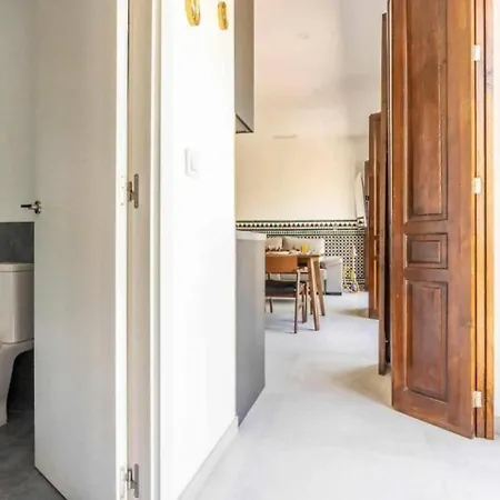 Alzhara Ii Balcon Triana Torre Pelli 아파트