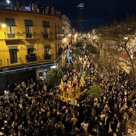 Daire Alzhara Ii Balcon Triana Torre Pelli